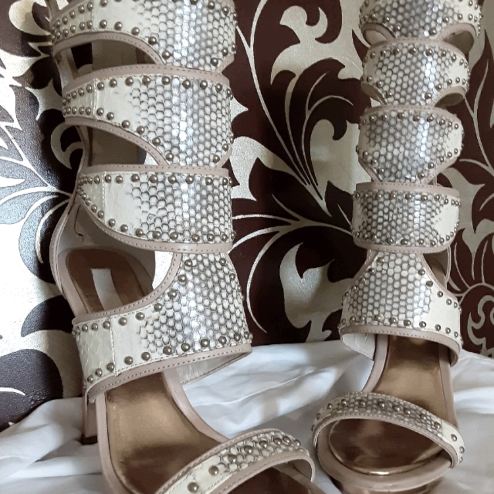 Bcbgmaxazria Womens Heels